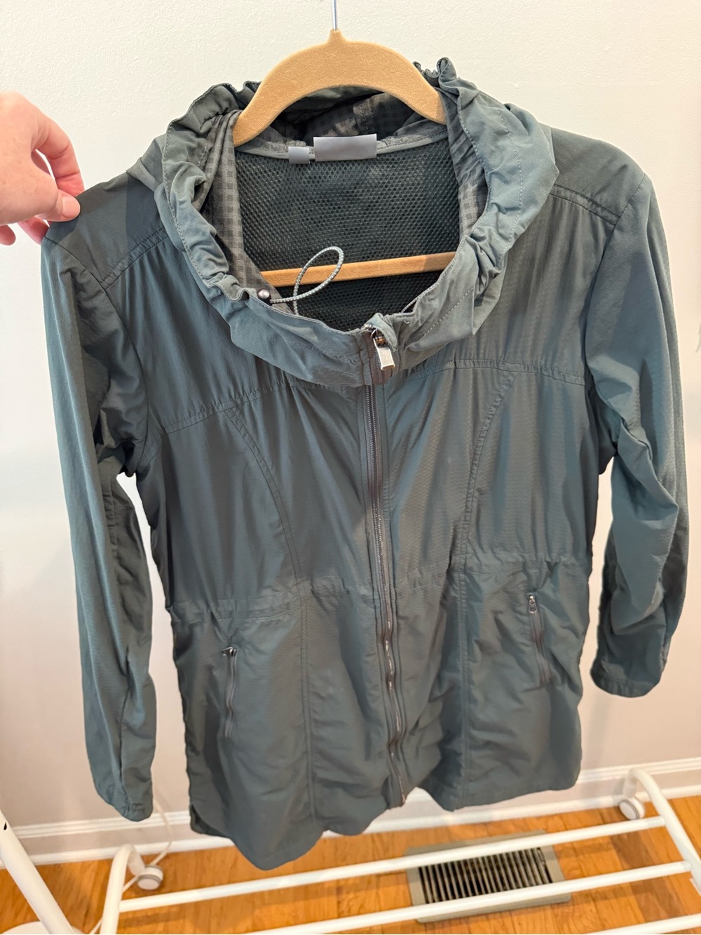 Athleta Drippity Hooded Windbreaker Jacket - Green - Size M - Picture 5 of 15